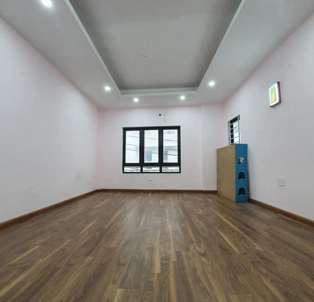 Siêu hiếm Minh Khai. Lô góc nhà mới ở luôn 5T 32m 2.65 tỷ.