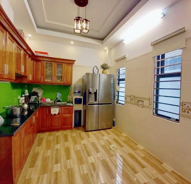 Bán gấp nhà Minh Khai. Lô góc, ô tô đỗ cửa, nhà mới ở luôn. 35m  3.5 tỷ
