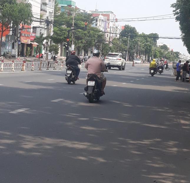 Bán nhà 17.9 tỷ 4.5x20m 4 tấm mặt tiền đường tên lửa, phường bình trị đông b