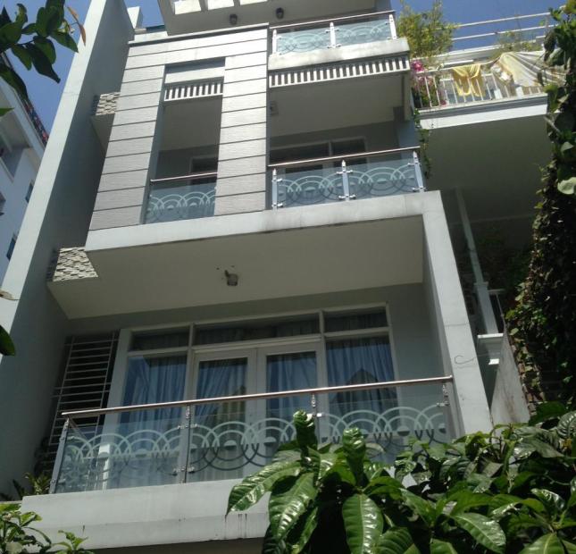 Bán nhà Đường Sư Vạn Hạnh, Q.10, 3 lầu, st. Giá 12,8 tỷ