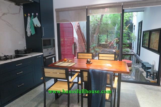 Căn nhà sân vườn, cá, đầy đủ nội thất đẹp, hiện đại tại Ngọc Thụy cho thuê 0983739032