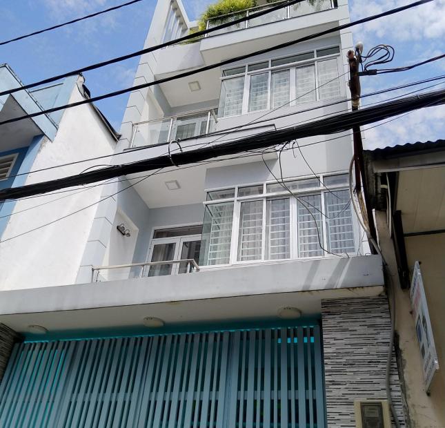 Bán nhà MTNB Nguyễn Hồng Đào, Tân Bình, DT: 5.3x17m nhà 4 tầng vuông vức, vị trí kinh doanh sầm uất