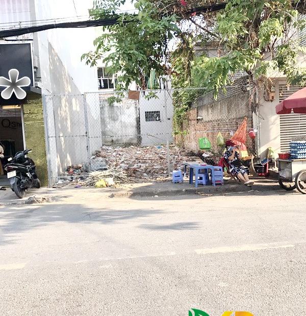 Bán nhà nát măt tiền đường số 13 Phường Linh Xuân Quận Thủ Đức giá bán 5 tỷ thương lượng