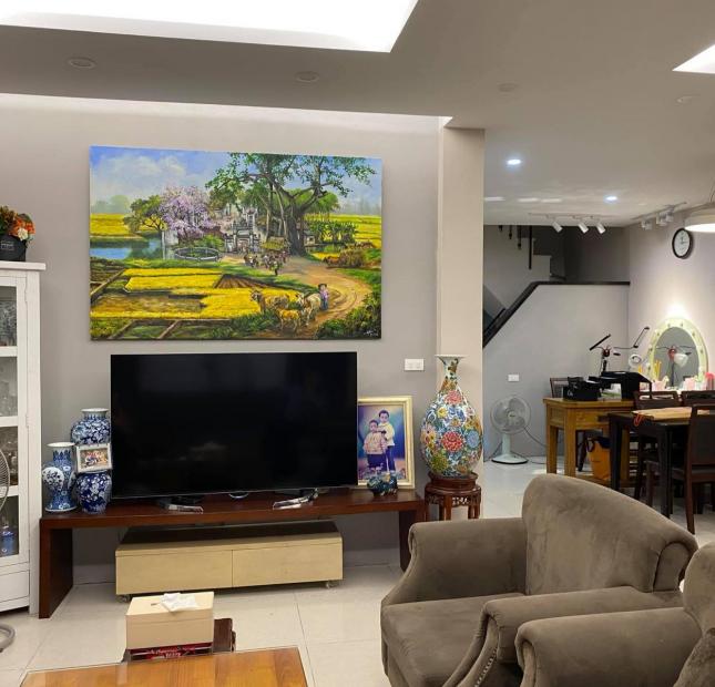          Bán nhà Phố Bạch Mai 5 tầng ô tô vào nhà, ngay Phố 7 tỷ