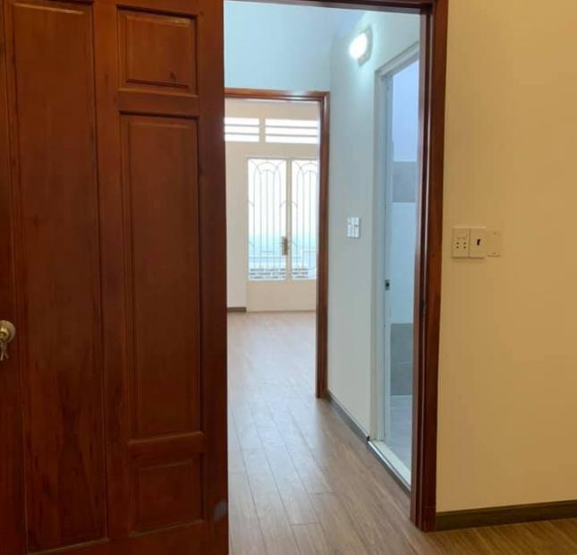 Bán nhà Thành Thái, TT Q10, 65m2, ngang 5.5m, giá 7.9 tỷ