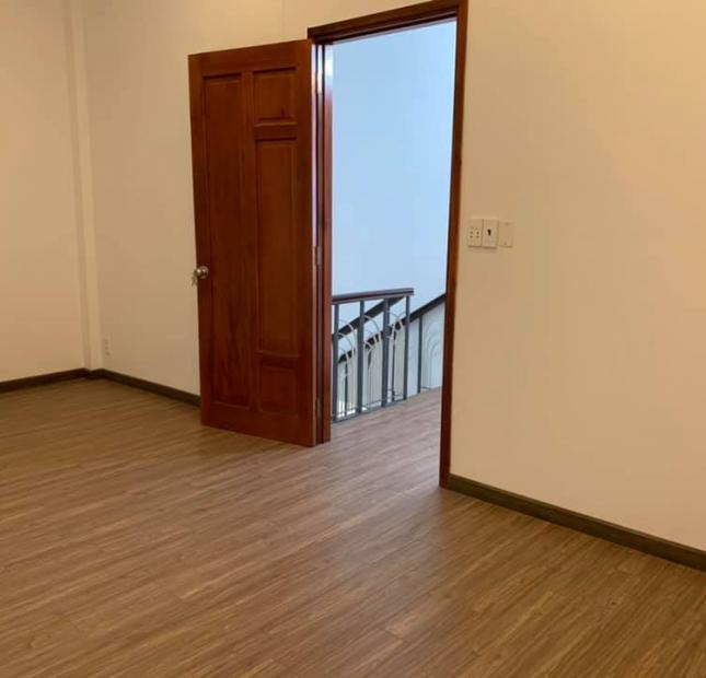 Bán nhà Thành Thái, TT Q10, 65m2, ngang 5.5m, giá 7.9 tỷ