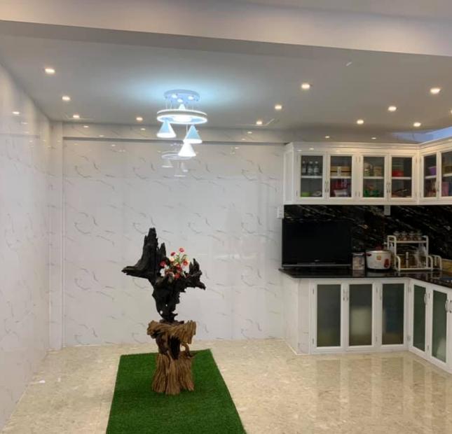 Bán nhà Thành Thái, TT Q10, 65m2, ngang 5.5m, giá 7.9 tỷ