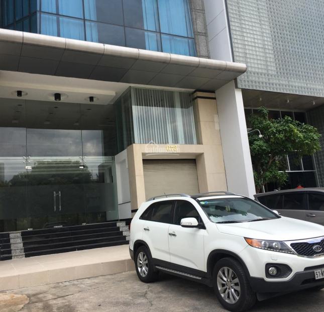 Tòa nhà MT Nguyễn Văn Cừ, P2, Q5 DT: 7x28m, kết cấu: H + 8 lầu + sân thượng + thang máy