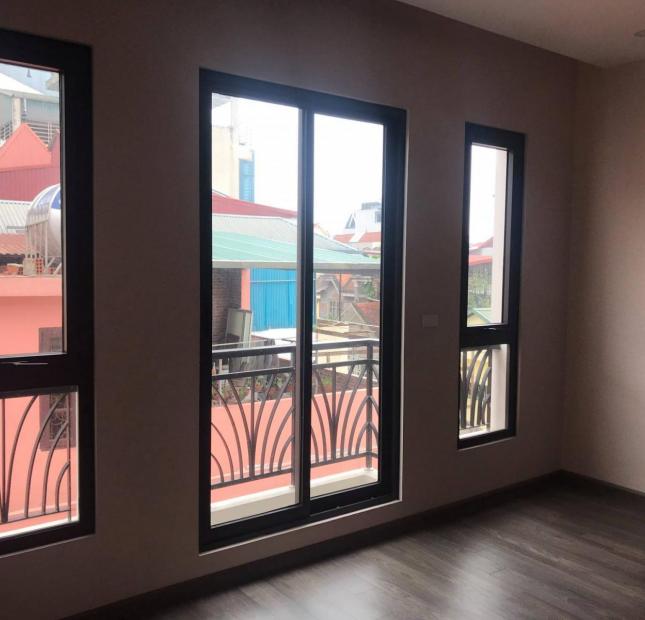 Bán gấp nhà Trường Chinh Lê Trọng Tấn thang máy 60m2 6 tầng ô tô chạy vòng quanh nhà. LH 0942487075