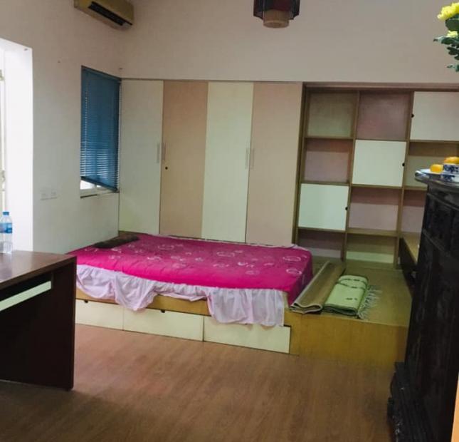 Bán nhà mặt phố Nguyễn Văn linh, long Biên 80 m2, mt 4m, giá 7 tỷ.