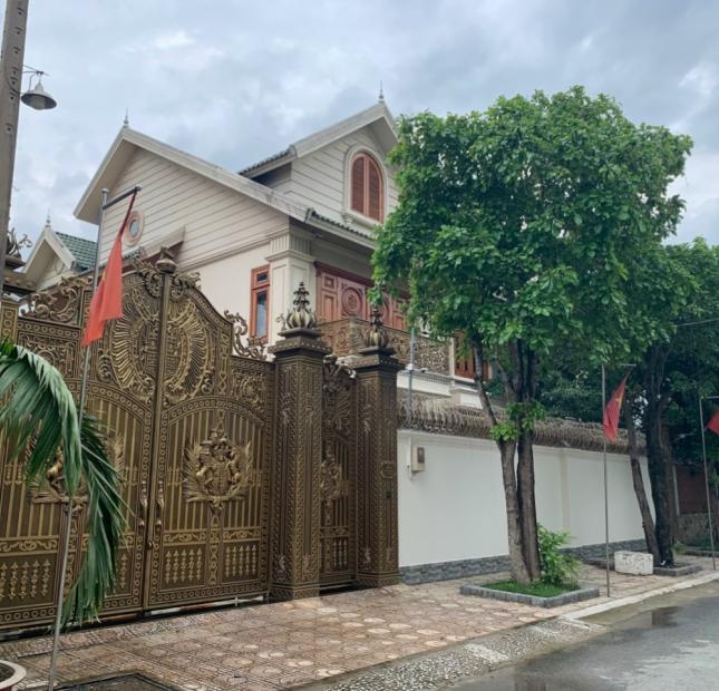 Bán biệt thự 34 tỷ, 20x20m 3 tấm mặt tiền đường số 5C, phường bình hưng hòa b