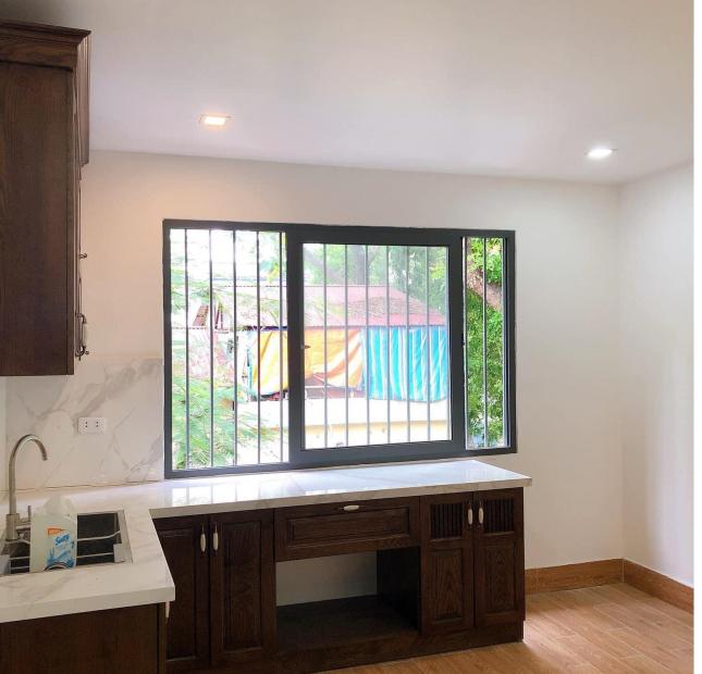 Chỉ hơn 3 tỷ, sở hữu nhà đường Tôn Đức Thắng, 50m2 4 tầng, vài bước ra phố.
