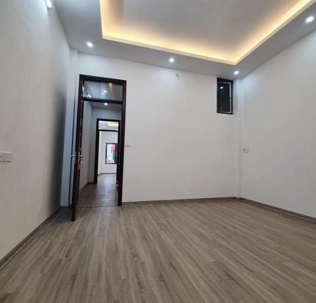 BÁN NHÀ KHƯƠNG ĐÌNH, THANH XUÂN, 70M2, Ô TÔ QUA, VỊ TRÍ ĐẸP,NỘI THẤT 5 SAO, NHỈNH 5 TỶ