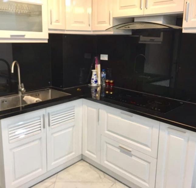 Nhà Hai Bà Trưng 37m2x5 tầng, nhà mới ở luôn. Lh 0376812345