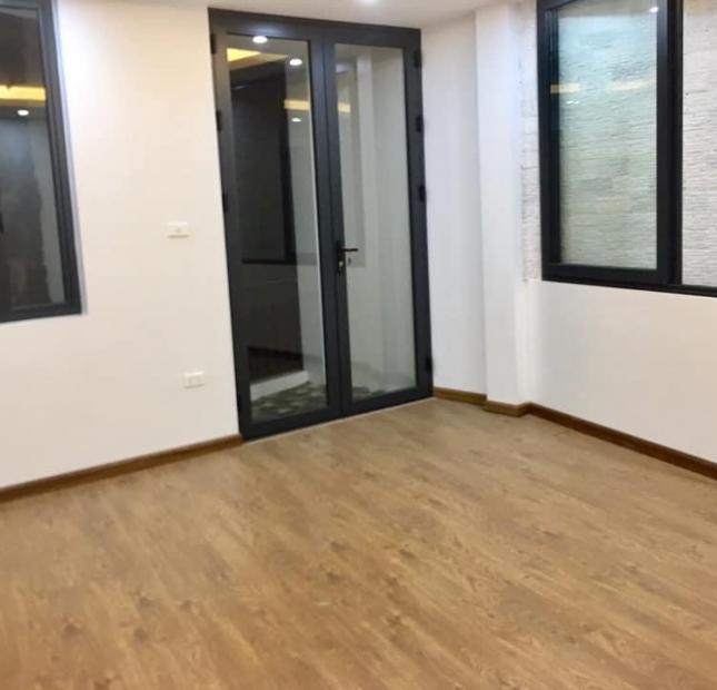Nhà Hai Bà Trưng 37m2x5 tầng, nhà mới ở luôn. Lh 0376812345