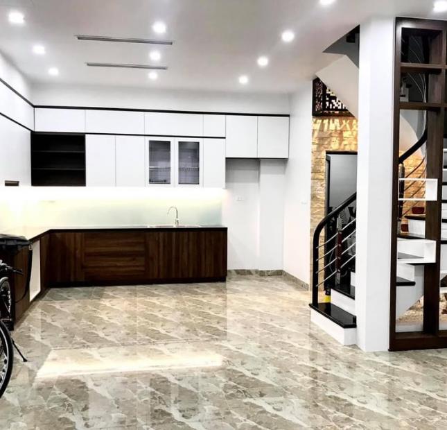 Biệt thự sân vườn Đống Đa 60m2x4T 4.7 tỷ. Gần phố, Full nội thất