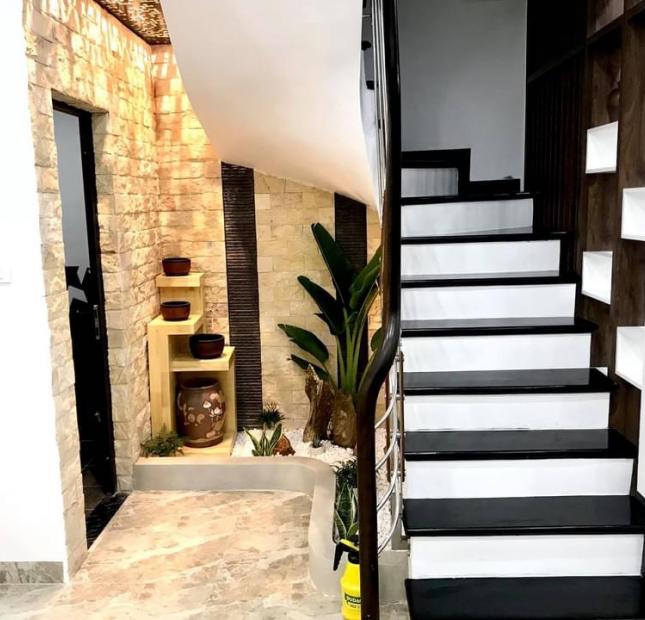 Biệt thự sân vườn Đống Đa 60m2x4T 4.7 tỷ. Gần phố, Full nội thất