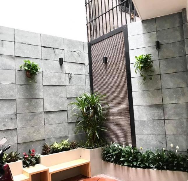 Biệt thự sân vườn Đống Đa 60m2x4T 4.7 tỷ. Gần phố, Full nội thất