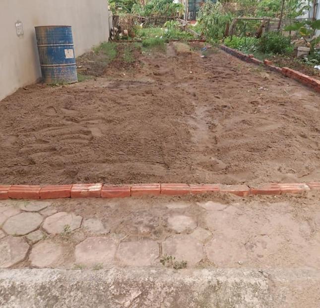 Cần bán gấp Mảnh đất ngõ 56 Thạch Cầu giá 2.3 tỷ, 42m2, Oto vào