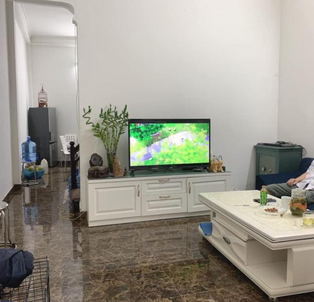 Nhà đẹp 6 tầng ở ngay Đầm Trấu, oto, kinh doanh, 43m2,Lh:0868181683