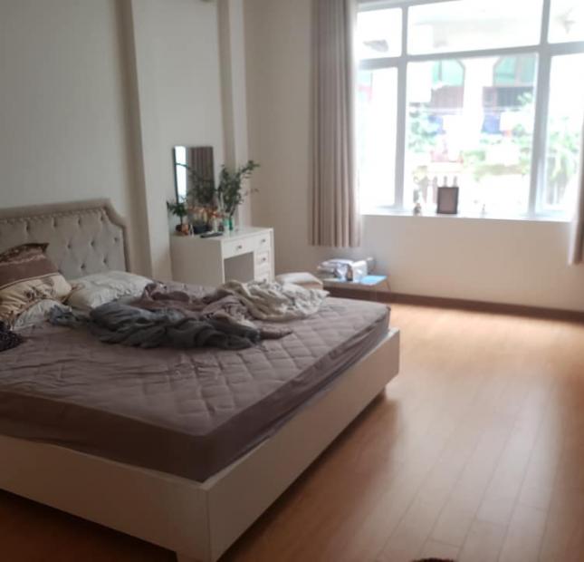 Nhà đẹp 6 tầng ở ngay Đầm Trấu, oto, kinh doanh, 43m2,Lh:0868181683