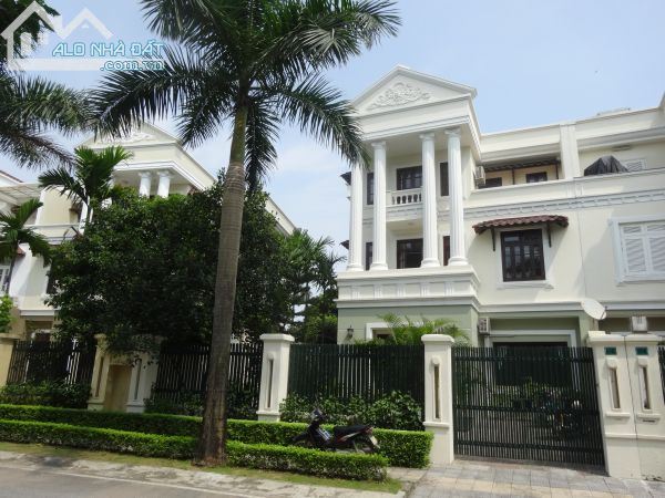Bán biệt thự đẹp đường Nguyễn Văn Trỗi, Quận Phú Nhuận, dt: 8x21m .gara, 4 lầu