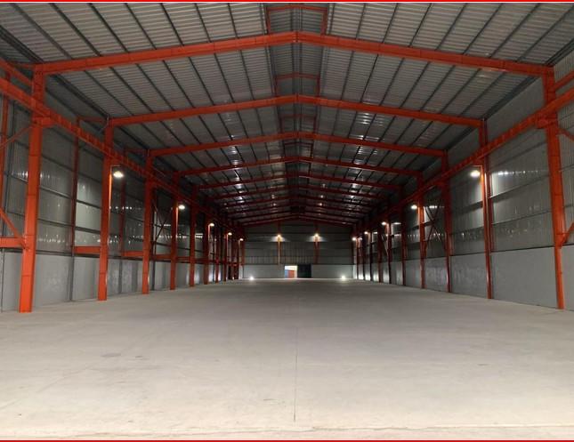 CHO THUÊ NHÀ XƯỞNG GẦN 2.000M2 MẶT TIỀN PHAN VĂN HỚN QUẬN 12, GIÁ RẺ NHẤT KHU VỰC