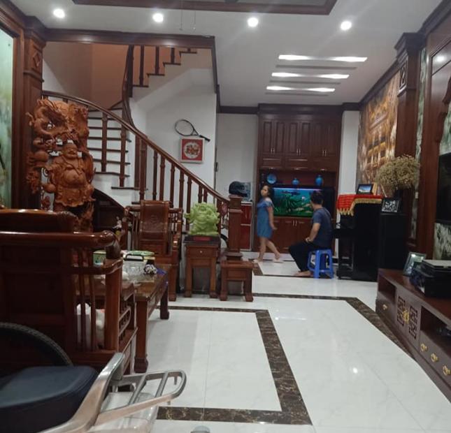 Cần bán gấp nhà khu vực Kinh Doanh Văn Phòng - Ngã tư Nguyễn Trãi - Khuất Duy Tiến 45m2 5T 3.5tỷ