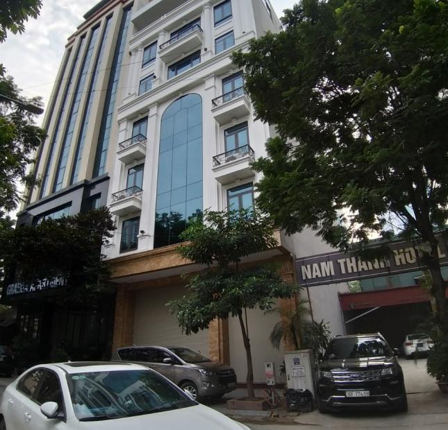 Cho thuê tòa nhà văn phòng lô góc 3 mặt tiền tại Hoàng Quốc Việt, 170mx 7.5T
