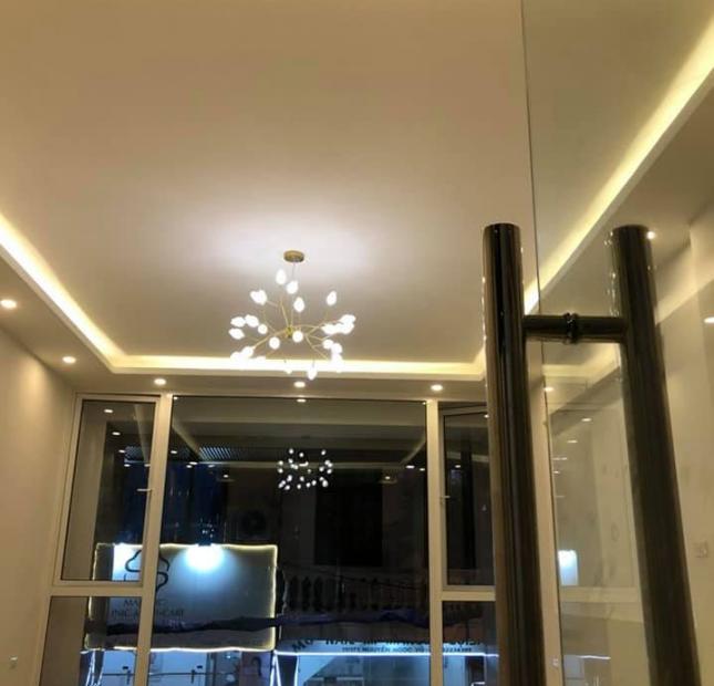 Bán nhà ở ngay phố Nguyễn Ngọc Vũ-Cầu Giấy 54m2, 4.85 tỷ.