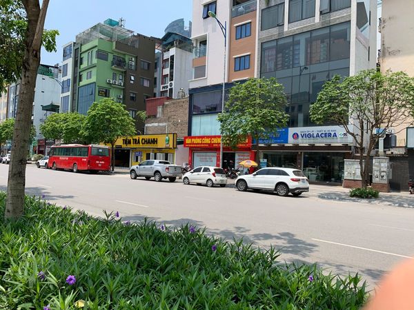 Bán nhà mặt phố Linh Lang mặt tiền rộng 6m giá 9.7 tỷ