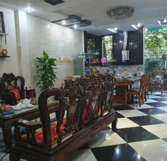 Nhà mặt phố Nhạc Sơn, Lào Cai, 120m2x3T, vỉa hè 7m, xách vali ở luôn, giá trên 4 tỷ