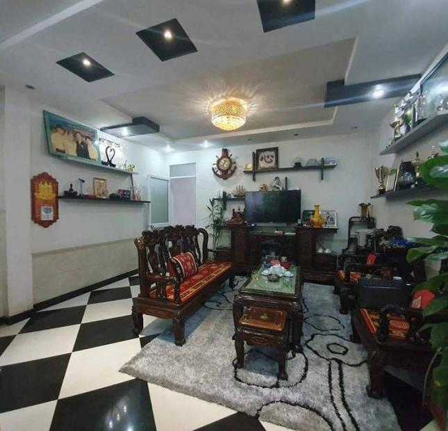 Nhà mặt phố Nhạc Sơn, Lào Cai, 120m2x3T, vỉa hè 7m, xách vali ở luôn, giá trên 4 tỷ