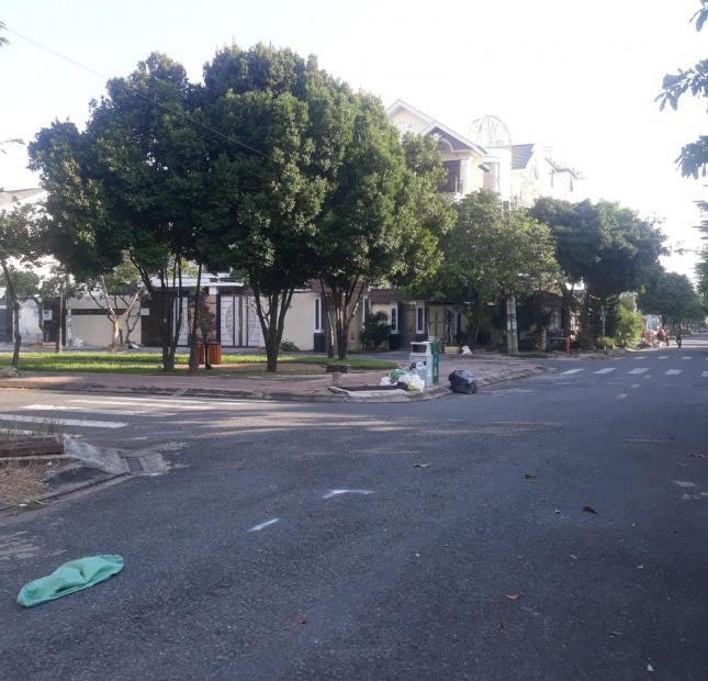 Bán biệt thự 32 tỷ 10x20m 3 tấm mặt tiền Đường số 32, Phường Bình Trị Đông B