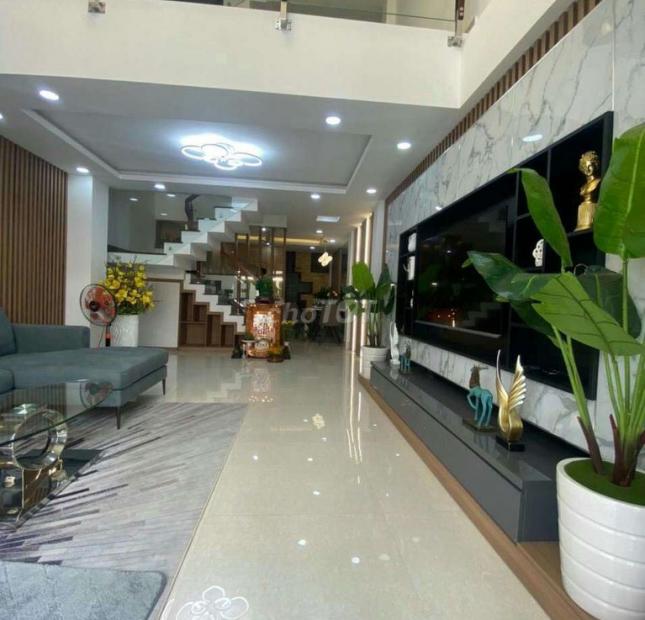 Bán nhà Lạc Long Quân Q11 dt 68m2, nở hậu giá 7.5 tỷ