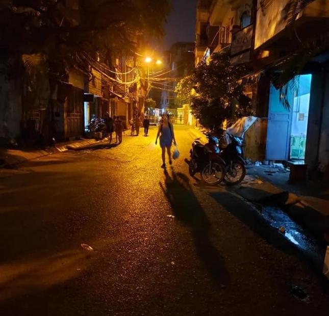            Bán nhà MP Lô góc Mạc Thị Bưởi 70m2 11 tỷ