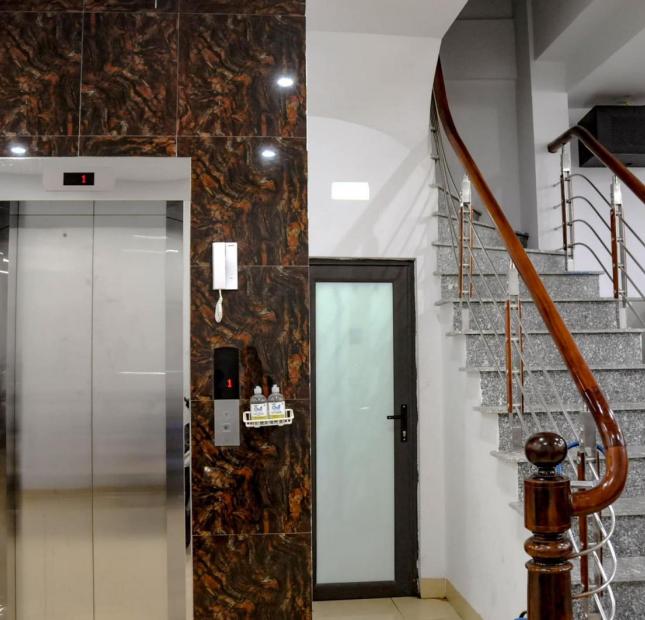 Bán chung cư mini phố Lê Thanh Nghị, DT 115m2, 7 tầng, thang máy nhập khẩu, doanh thu khủng.