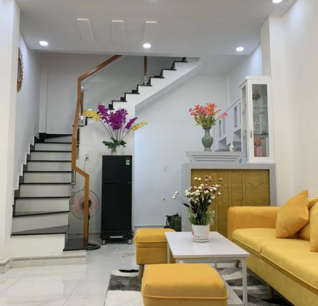 Bán nhà 2 lầu hẻm 77 đường Chuyên Dùng 9 Quận 7.