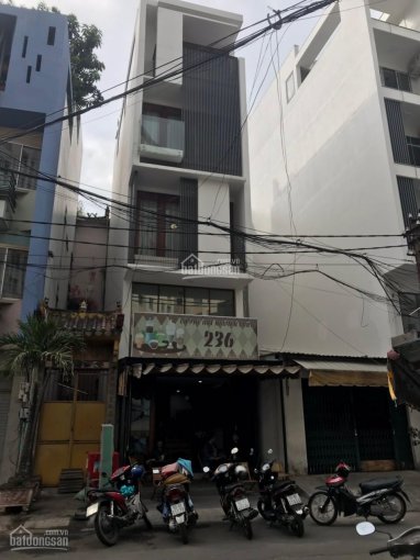 Bán nhà biệt thự hẻm 101 đường Nguyễn Chí Thanh Q5, dt: 8x20m, giá bán nhanh 25,5 tỷ. LH : 0902650739 (24/24)