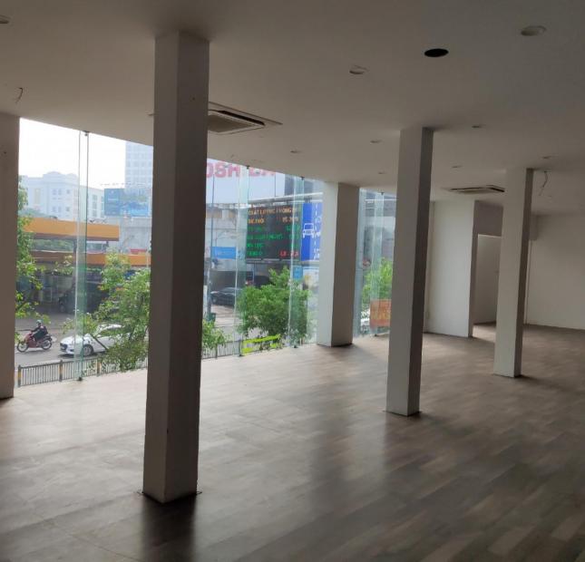 Cho thuê sàn thương mại rộng 342m2 trên đường Nguyễn Văn Trỗi