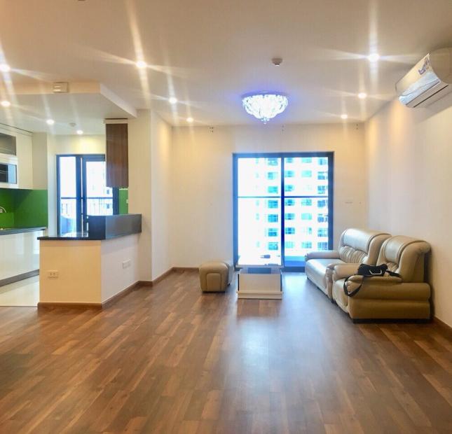 Cho thuê CHCC Discovery Complex 302 Cầu Giấy. DT 210m2, 4PN, 3WC, full đồ, giá 27 tr/th