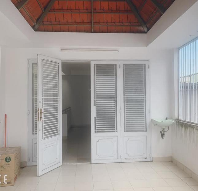 Bán nhà Nguyễn Tri Phương, Phường 9 Q10, 40m2, 4 tầng, 3.8x10.5, vị trí Vip, chỉ 5 tỷ 