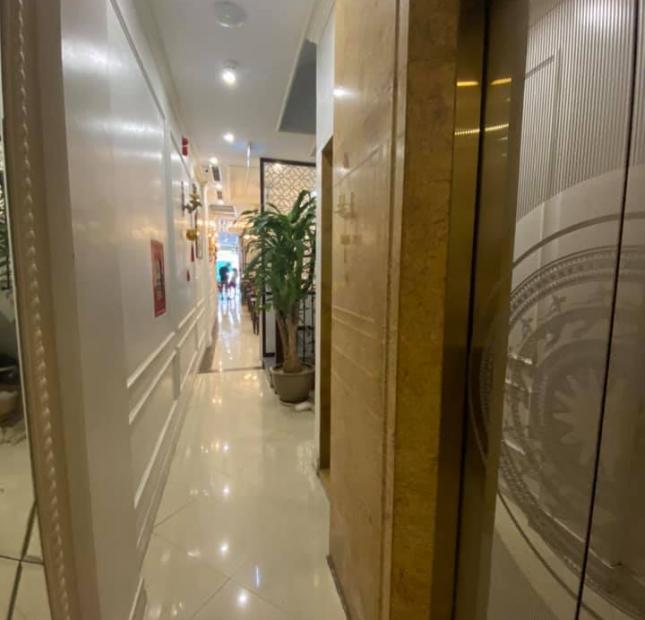 Bán khách sạn phố cổ Quận Hoàn Kiếm, 105m, 7 tầng thang máy, giá 59 tỷ.