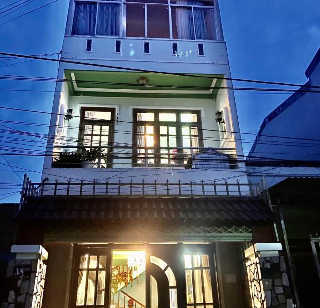 Bán nhà đẹp khu QH Mê Linh đường rộng 8m, P9, Đà Lạt