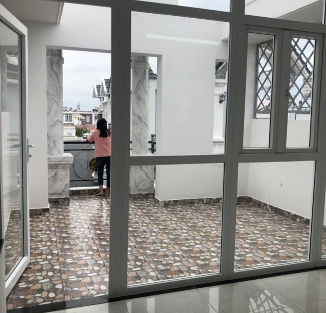 Nhà Nguyễn Sỹ Sách, P15 Tân Bình, 60m2, 4.3x14, 5 tầng, hẻm xe hơi, chỉ còn 6 tỷ. Gấp!