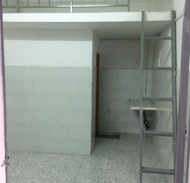 Cần tiền gấp bán đất mặt tiền chợ 300m2(10x30m) + 30 phòng trọ giá chỉ 900tr