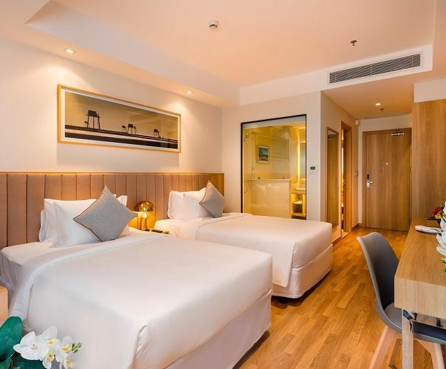 Bán khách sạn đẹp ngay đầu đường Phan Văn Trị 30 phòng: