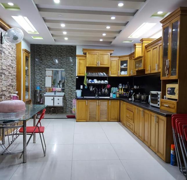 5 tỷ có Nhà vị trí đẹp, ở ngay, 40m2 Cao Thắng Quận 10