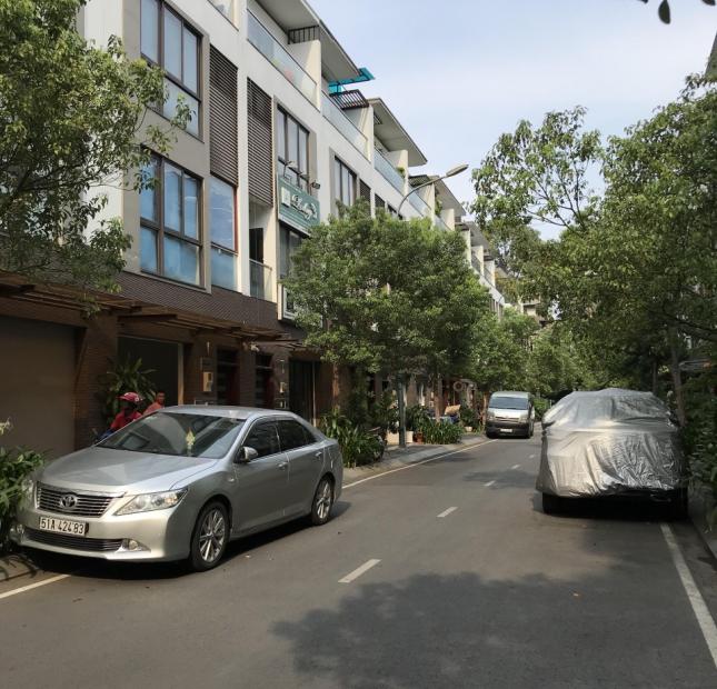 Bán gấp siêu biệt thự đường Nguyễn Tri Phương, quận 10, DT: 8x20m, 3 lầu, giá chỉ 25 tỷ