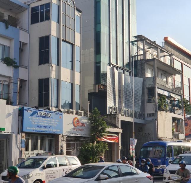 Bán nhà mặt tiền đường CMT8, gần CV Lê Thị Riêng, Quận Tân Bình, DT: 3.7*31m, nhà 3 lầu, giá 26 tỷ